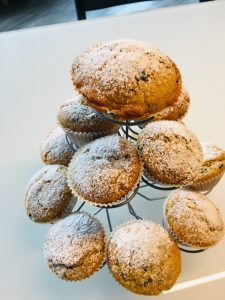 Muffins im Waffelbecher